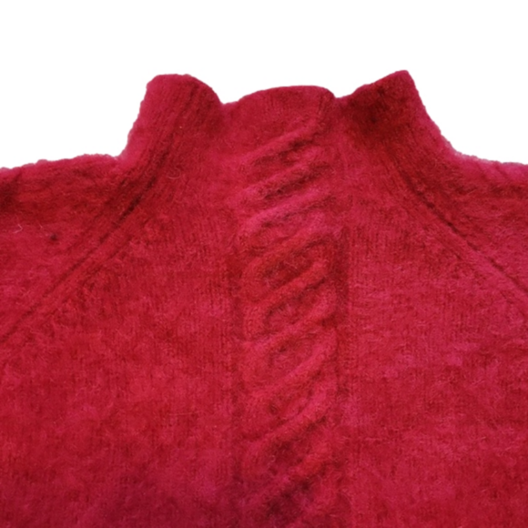 Dawson forte cashmere company sweater, Size medium in the color cranberry/red - Picture 4 of 12